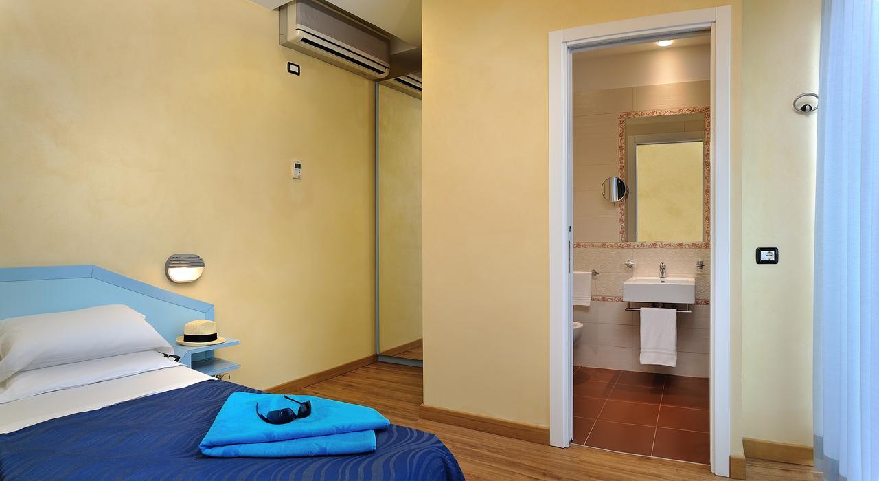 Hotel Marilena Ричоне Екстериор снимка