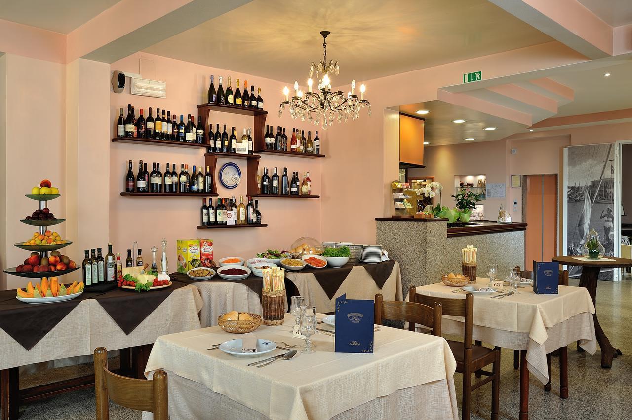 Hotel Marilena Ричоне Екстериор снимка