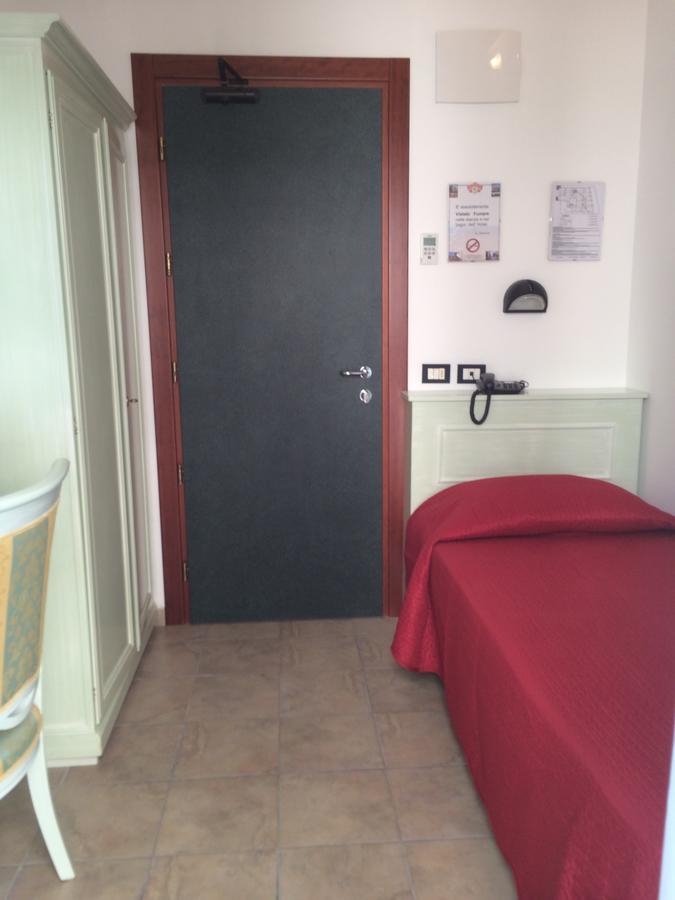 Hotel Marilena Ричоне Екстериор снимка